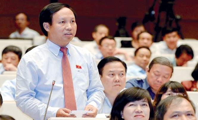 Ngăn công nghệ lạc hậu, gây ô nhiễm vào Việt Nam Phó Chủ nhiệm Ủy ban Đối ngoại của Quốc hội Ngô Đức Mạnh đề nghị quy định trách nhiệm của hội đồng thẩm định khi để công nghệ lạc hậu, gây ô nhiễm môi trường vào Việt Nam. Ảnh : Như Ý.