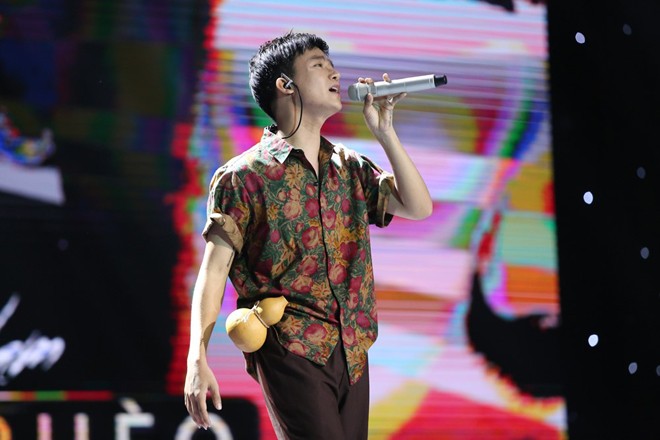 Sing My Song vòng 2: 'Chí Phèo' và 'Kiều' cùng làm nên chuyện Bùi Công Nam chỉ khai thác những khía cạnh lãng mạn nhất của Chí Phèo để đưa vào bài hát. Ảnh: Windy.