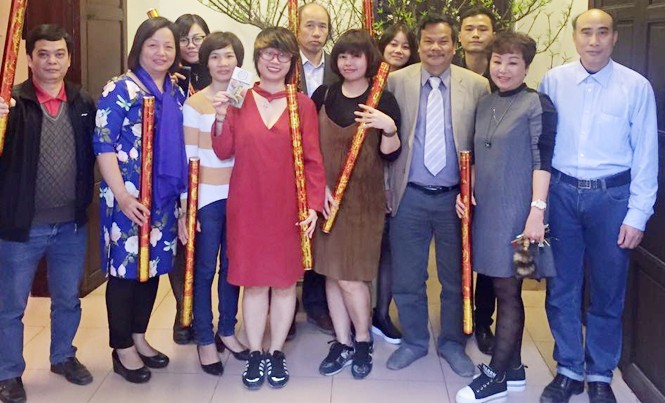 Nhà xuất bản Hội Nhà văn tạm dừng hoạt động: Vì sao? Cán bộ, công nhân viên NXB Hội Nhà văn vừa vui mừng gặp gỡ đầu năm mới đã vội buồn vì tạm ngưng hoạt động.
