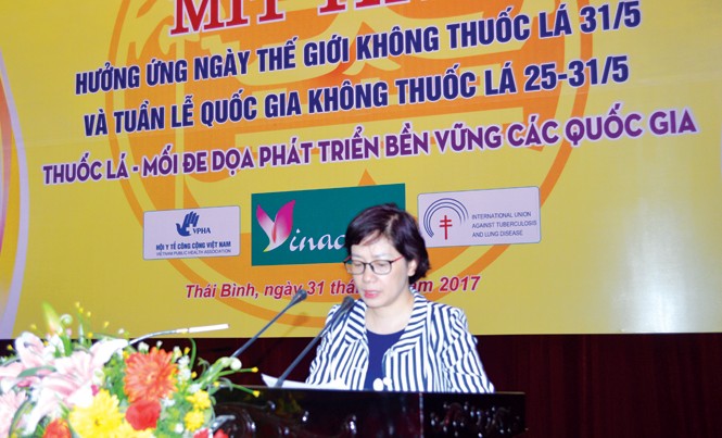 Thái Bình: Mít tinh hưởng ứng ngày thế giới không thuốc lá Đồng chí Phan Thị Hải - Phó Giám đốc Quỹ phòng chống tác hại thuốc lá, Bộ Y tế phát biểu tại lễ mít tinh.