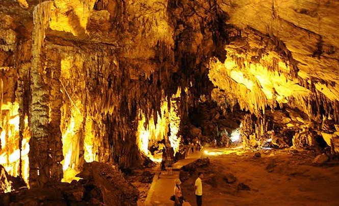 Homestay hồ Ba Bể Động Hua Mạ .