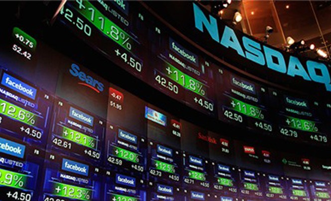 DN Việt muốn lên sàn ngoại: “Lo mơ về nơi… xa lắm?!” Bảng điện tử sàn Nasdaq. Ảnh: Internet.
