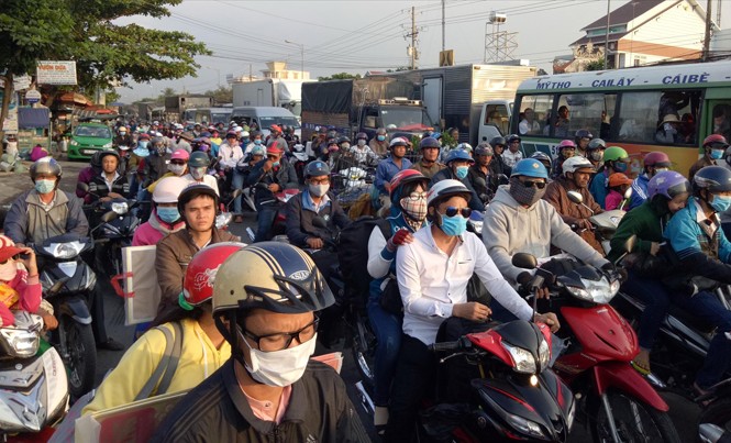 Tháo gỡ nhanh nút thắt giao thông ĐBSCL Kẹt xe ở TIền Giang. Ảnh: Hòa Hội.