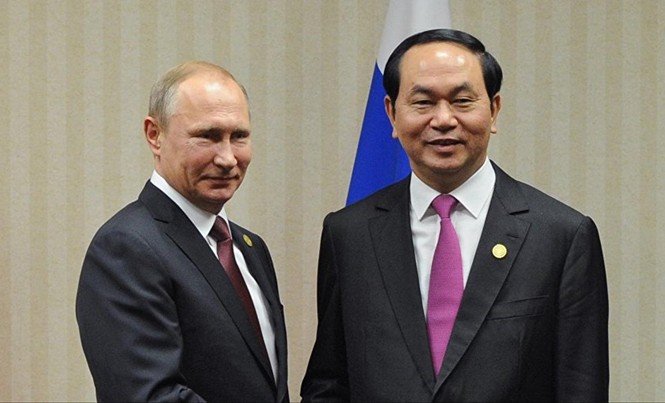 Chủ tịch nước Trần Đại Quang: Việt Nam luôn coi trọng vai trò của Nga Chủ tịch nước Trần Đại Quang gặp Tổng thống Nga Vladimir Putin bên lề Hội nghị cấp cao APEC tại Peru vào tháng 11/2016. Ảnh: Sputnik.
