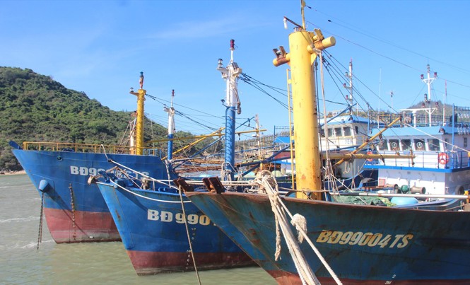 Tàu hơn chục tỷ hư hỏng nằm bờ: Ngư dân 'ngồi' trên lửa, hết muốn ăn cơm Tàu vỏ thép hư hỏng nằm bờ hàng tháng trời khiến ngư dân mệt mỏi. Ảnh: H. Văn.
