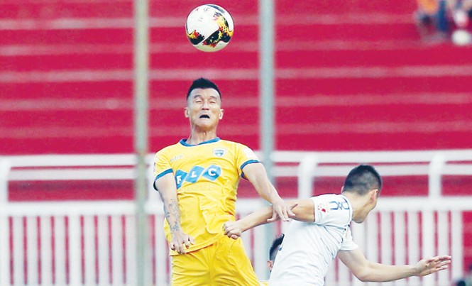 Vòng 15 V-League 2017: Gay cấn cuộc đua vô địch FLC Thanh Hóa lỡ cơ hội bứt lên trong cuộc đua vô địch. Ảnh: A.L.
