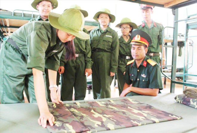 10 ngày kỷ luật 'thép' của chiến sĩ nhí Các em nhỏ học gấp nội vụ, quân tư trang.