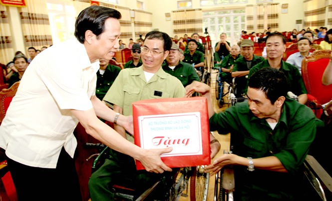 Sẽ nâng mức ưu đãi cho người có công Sẽ có nhiều thay đổi trong chính sách chăm lo người có công với Cách mạng. Ảnh: Phạm Thanh.