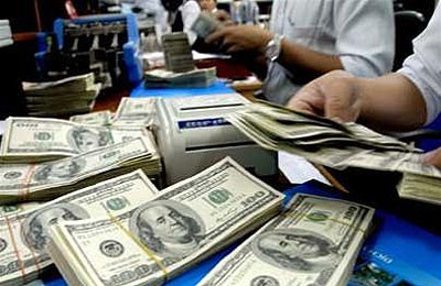 “Nung chảy” vàng, USD “Nung chảy” vàng, USD