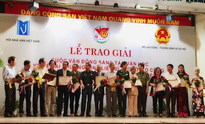 Tác phẩm giành giải tri ân 27/7: Xôm tụ và lăn tăn Trao giải cuộc thi.