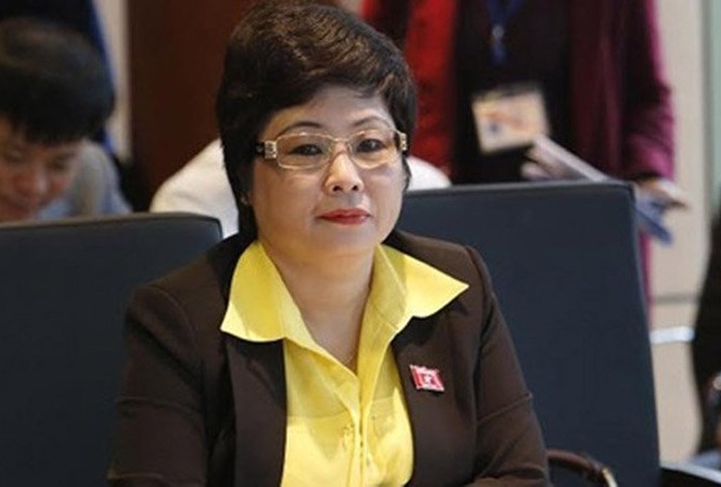 Truy tố nguyên đại biểu quốc hội Châu Thị Thu Nga Bị can Châu Thị Thu Nga bị truy tố về tội "lừa đảo chiếm đoạt tài sản". Ảnh chụp bà Nga khi đang là ĐBQH