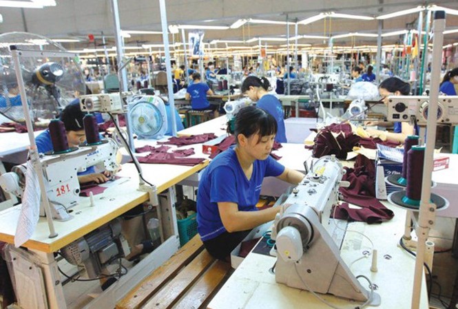 Nhận BHXH một lần, người lao động thiệt thòi Người lao động cần cân nhắc kỹ khi quyết định nhận BHXH một lần.