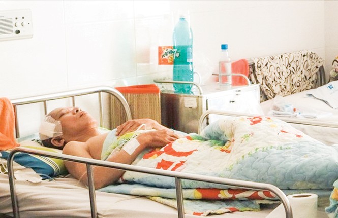 Thầy giáo bán thơ 5 ngàn đồng để chữa bệnh: Chao nghiêng giấc mơ Thầy giáo bán thơ 5 ngàn đồng để chữa bệnh: Chao nghiêng giấc mơ