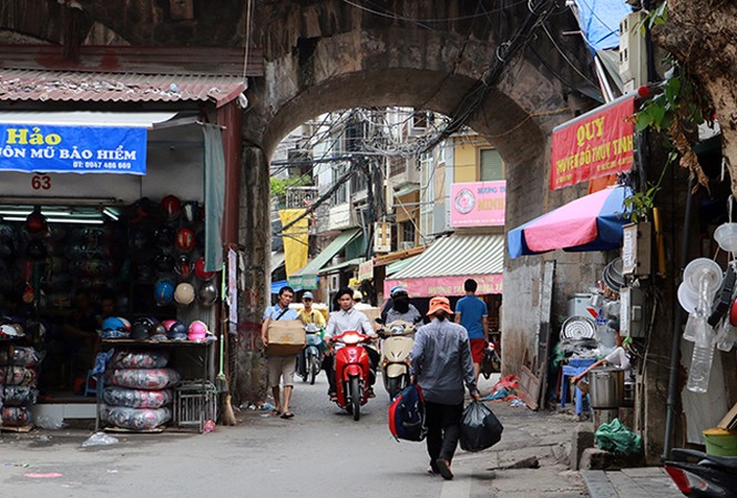 Đục thông vòm cầu Phùng Hưng: Cẩn trọng vì nó là trang sức của Hà Nội Đục thông vòm cầu Phùng Hưng: Cẩn trọng vì nó là trang sức của Hà Nội