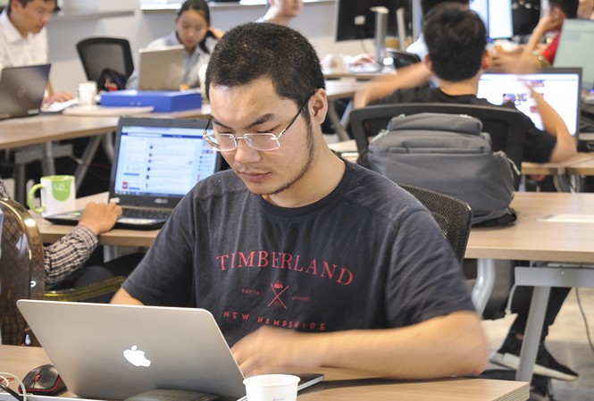 Đưa môn start - up vào chương trình giảng dạy Một buổi làm việc của sinh viên ĐH Bách khoa Hà Nội tại không gian khởi nghiệp của BK Holding.