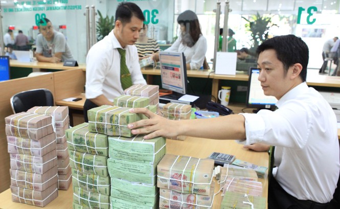 Vì sao dân thích gửi tiền vào ngân hàng lớn? 4 triệu tỷ đồng của dân cư đang gửi trong hệ thống ngân hàng.