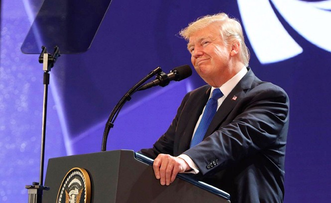 Thấy gì qua bài phát biểu của Tổng thống Mỹ Donald Trump? Tổng thống Mỹ Donald J.Trump phát biểu tại APEC CEO SUMMIT Việt Nam 2017. Ảnh: Mạnh Thắng.