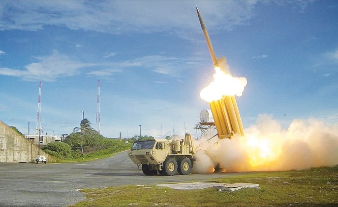 Ngại tên lửa Triều Tiên, Mỹ tính lắp thêm hệ thống phòng thủ Một hệ thống THAAD bắn thử trong cuộc thử nghiệm năm 2013. Ảnh: Getty Images.