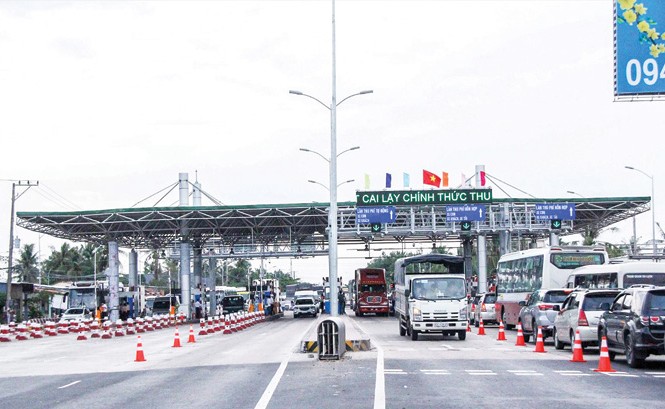 Bộ Tài chính từng lưu ý vị trí trạm thu phí Cai Lậy Trạm BOT Cai Lậy thông thoáng trở lại sau khi dừng thu phí. Ảnh: Nhật Huy.