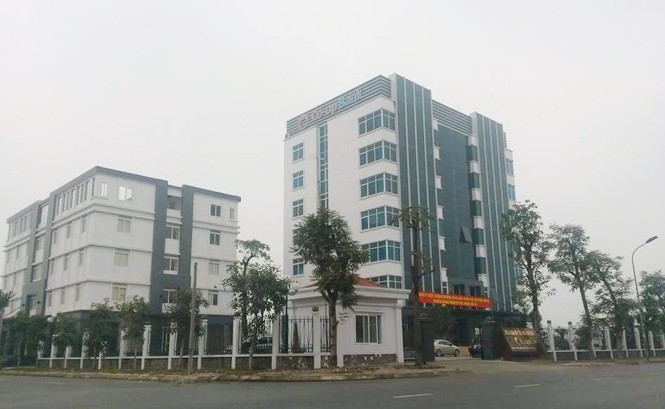Ngân hàng Hợp tác Chi nhánh Hưng Yên thu phí trái quy định Trụ sở Ngân hàng Hợp tác (Co-opbank) Chi nhánh Hưng Yên ngày 6/12/2017. Ảnh: CTV.