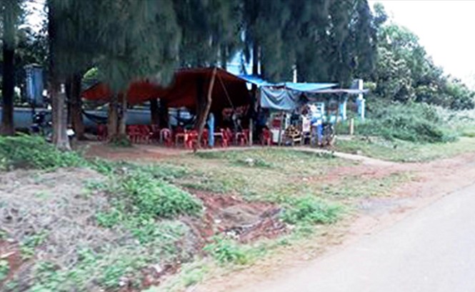 Mâu thuẫn trên mạng xã hội, bị đập vào đầu Quán nước nơi em Long bị bắn vào đầu.