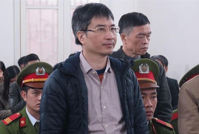 Giang Kim Đạt trốn ra nước ngoài như thế nào? Giang Kim Đạt tại tòa.