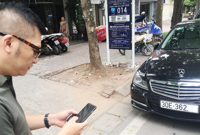 Điểm đỗ iParking 'tê liệt': Lại chấp nhận thanh toán bằng tiền mặt Để tránh “tê liệt” với nhiều chủ xe, từ nay điểm đỗ xe iParking sẽ thanh toán bằng cả tiền mặt.