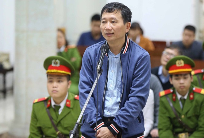Trịnh Xuân Thanh: Tôi không phải bè nhóm của ông Thăng Bị cáo Trịnh Xuân Thanh tự bào chữa tại phiên tranh tụng chiều 26/1/2018. Ảnh: Doãn Tấn (TTXVN).