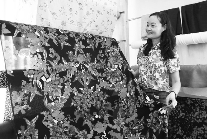 Lụa Việt ở top đầu thế giới nhưng người Việt thờ ơ Lụa in hoa ở Bảo Lộc.