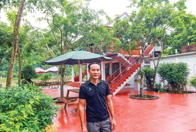 Chuyện của người phát hiện Sơn Ðoòng Cái tên Hồ Khanh khiến thêm nhiều người biết đến khu nghỉ cạnh sông Son này. Ảnh: N.M.Hà.