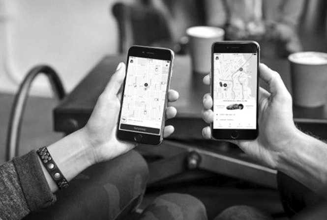 Đề xuất quản lý Uber, Grab như taxi: Quản lý đi ngược thời đại 4.0? Theo các chuyên gia, cần gỡ bớt rào cản để taxi truyền thống cạnh tranh với Uber, Grab thay vì siết quy định như đề xuất của Bộ GTVT.