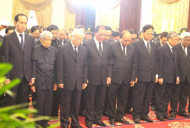 Thương tiếc một người con ưu tú của đất thép Củ Chi Lãnh đạo Đảng, Nhà nước viếng cố Thủ tướng Phan Văn Khải.