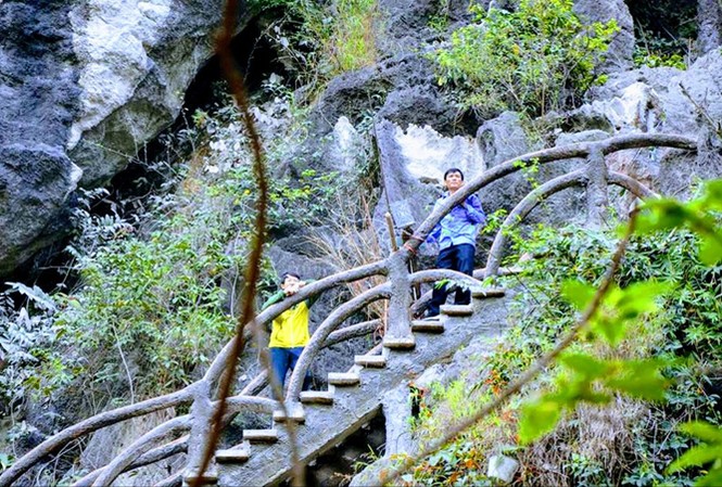 UNESCO nói về khắc phục sai phạm ở Tràng An Sở Xây dựng Ninh Bình khảo sát, lập phương án tháo dỡ công trình vi phạm ở Tràng An. Ảnh: Minh Đức.
