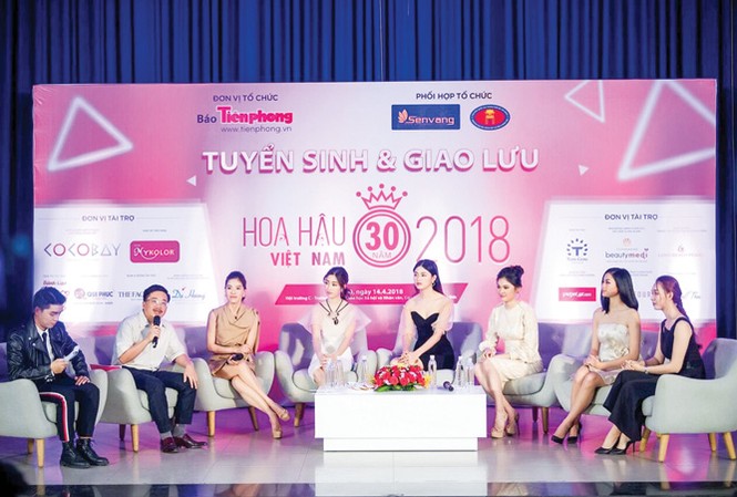Hoa hậu Việt Nam chính thức tuyển sinh khu vực phía Nam Ban tổ chức cùng các người đẹp HHVN 2016 giao lưu cùng sinh viên.