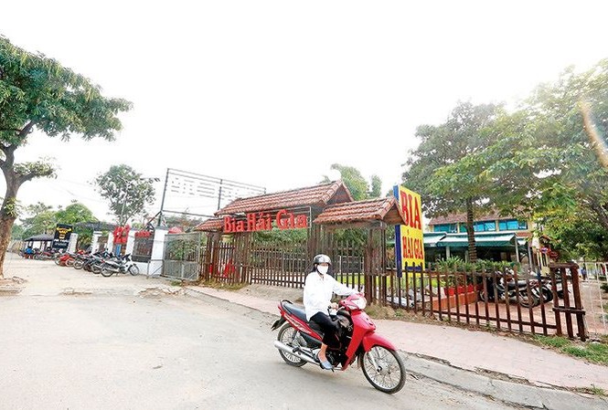 Buộc Mỹ Đình thu hồi đất cho thuê sai quy hoạch Nhà hàng, quán bia được mở trong khuôn viên Khu LHTT Mỹ Đình