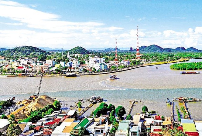 Hà Tiên mến yêu đẹp như xứ thơ Ðầm Ðông Hồ-một trong 10 cảnh đẹp nổi tiếng của Hà Tiên.
