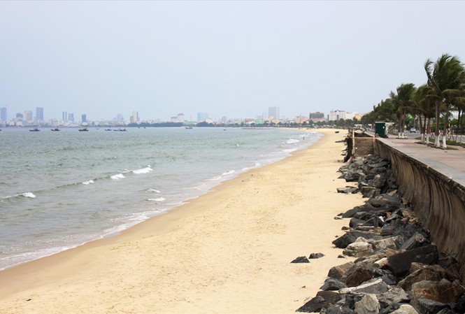 Đà Nẵng tiếp tục tính chuyện lấn biển làm dự án Bãi biển dọc tuyến đường biển Nguyễn Tất Thành đang được Đà Nẵng tính đến lấn biển phát triển kinh tế.