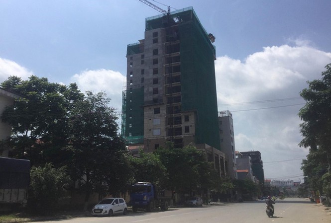 'Đại gia' ma túy Triệu Ký Voòng: Từ cửu vạn thành ông trùm Công trình xây dựng tòa nhà 17 tầng của Triệu Ký Voòng vắng lặng, không người thi công.
Ảnh chụp ngày 18/5. Ảnh: Duy Chiến.