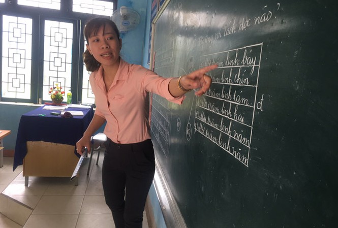 Bỏ miễn học phí cho sinh viên sư phạm Theo Dự thảo sửa đổi, bổ sung một số điều của Luật Giáo dục Đại học, sẽ bỏ miễn học phí với sinh viên sư phạm trong thời gian tới. Ảnh: Nghiêm Huê.