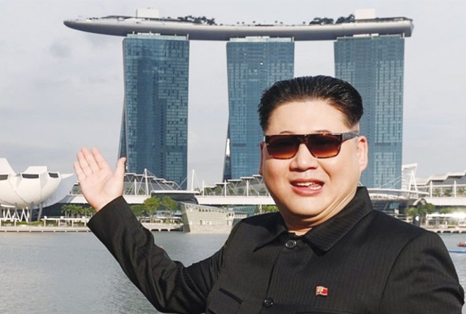 “Này ông Trump, tôi đã có mặt ở Singapore” Howard X xuất hiện tại Singapore giống hệt nhà lãnh đạo Triều Tiên.