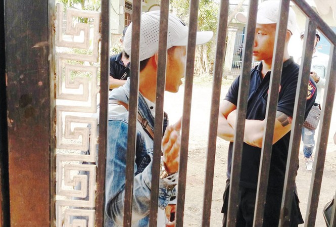 Đòi nợ thuê thay thi hành án? Cty Đòi nợ Tích Tắc huy động người gây sức ép với ông L.