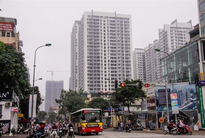 Xây chung cư 'bỏ quên' hạ tầng Hàng loạt dự án chung cư đang triển khai trên phố Nguyễn Tuân.