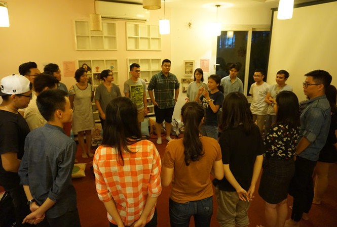 Ăn bánh, uống trà và... nói chuyện sex Các sự kiện của Tổ Ong luôn thu hút đông giới trẻ tham dự. Ảnh: Nhã Khanh.