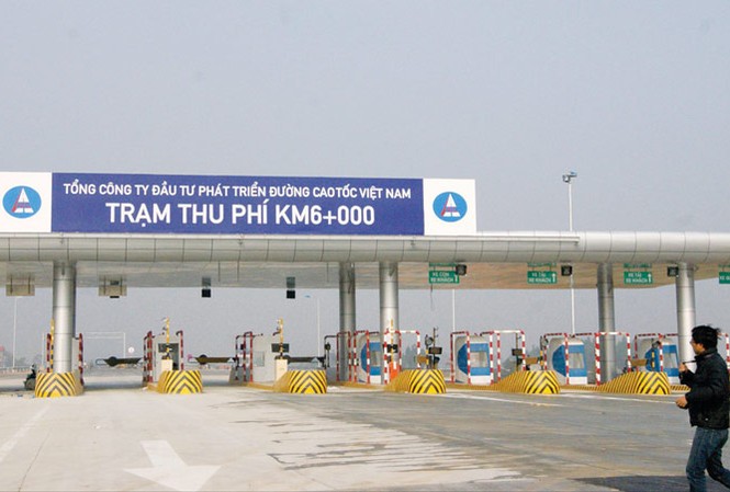 Trả lại tên trạm thu phí: Cục nói đợi quy trình, Bộ nói thực hiện ngay Bộ GTVT sẽ chốt việc đổi tên “trạm thu giá” về lại “trạm thu phí” như trước đây. Ảnh: Phạm Thanh.