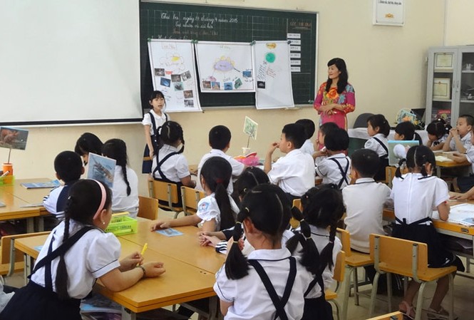 Giáo dục nặng trí tuệ nhẹ nhân cách Lớp học theo mô hình VNEN tại trường tiểu học Nhật Tân (quận Tây Hồ). Ảnh: Vân Anh.