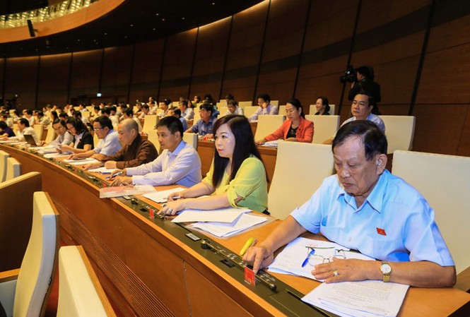 Không mở rộng hình thức tố cáo qua email, tin nhắn, fax Sáng 12/6, Quốc hội chính thức thông qua Luật tố cáo sửa đổi. Ảnh: Minh Châu.
