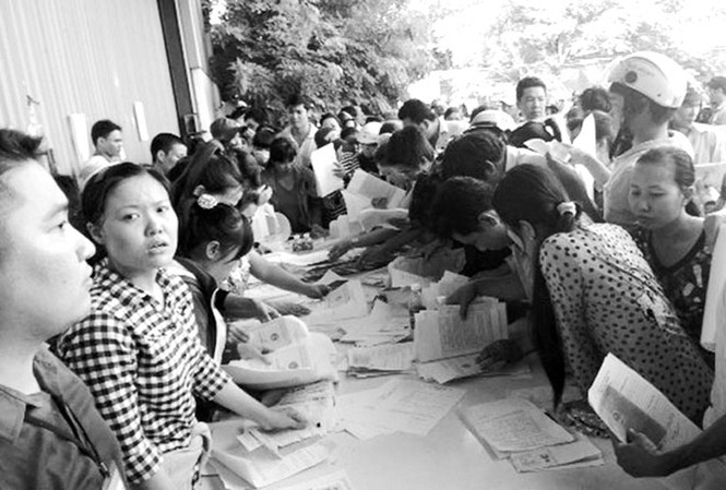 Sợ bị xử lý hình sự, nhiều doanh nghiệp nộp tiền nợ bảo hiểm xã hội Nhiều người lao động chỉ biết mình bị nợ tiền BHXH khi chủ doanh nghiệp bỏ trốn.