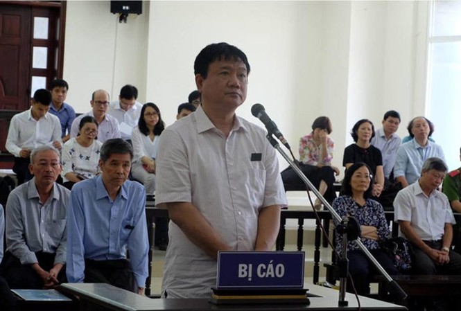 Tranh cãi khoản “chăm sóc khách hàng” Bị cáo Đinh La Thăng trình bày lý do kháng cáo.