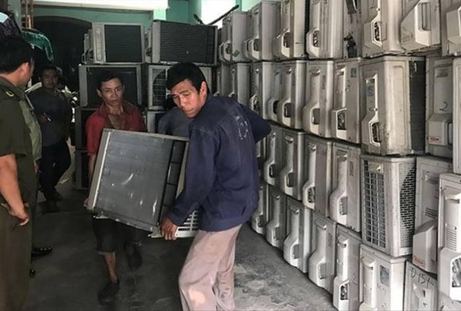 Ðiện máy - điện lạnh cũ, mua bao nhiêu cũng có Cơ quan chức năng phát hiện nhiều “ổ” hàng điện máy nhập lậu trên địa bàn TPHCM.