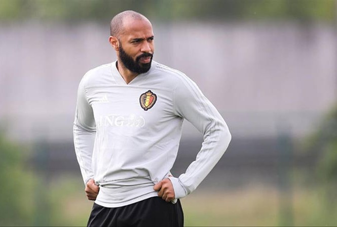 Thierry Henry lâm cảnh 'tiến thoái lưỡng nan' Thierry Henry lâm cảnh 'tiến thoái lưỡng nan'